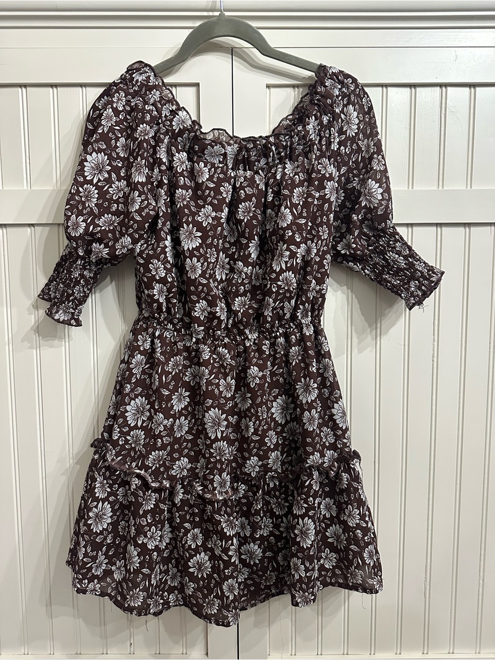 A Hint of Blush Brown Floral Off-Shoulder Mini Dress with Smocked Cuffs Size L